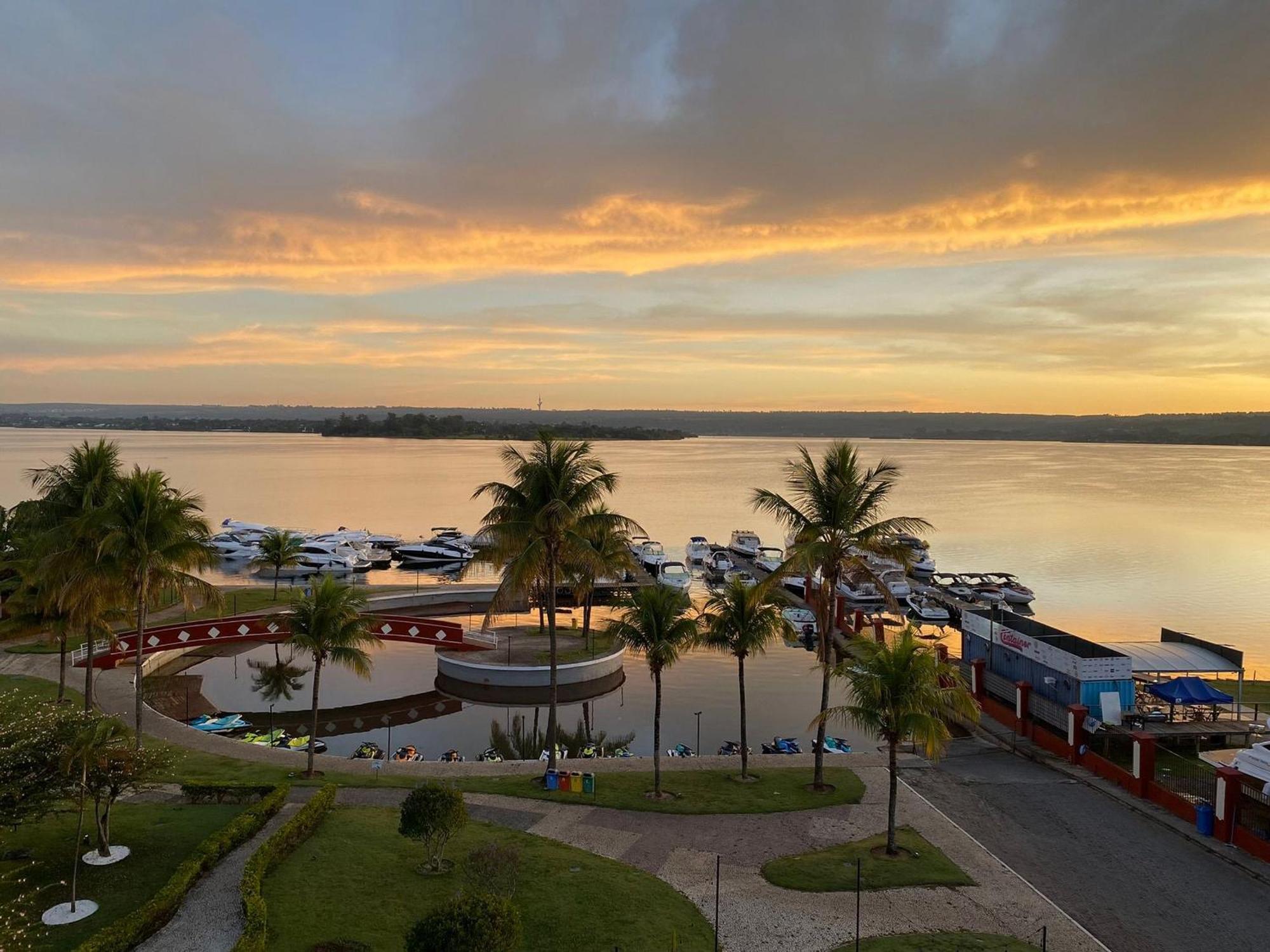 Flat Beira Lago No Centro De Bsb ブラジリア エクステリア 写真